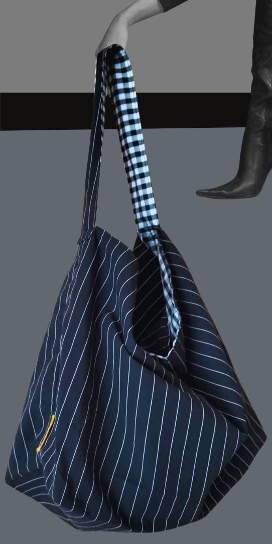 bolso capazo de tela pinstripe y cuadros vichy negros, reversible, moda sostenible